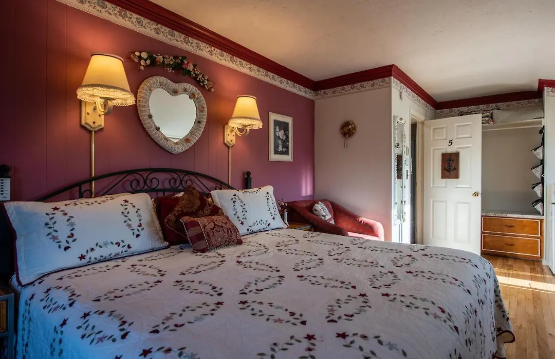 A Cape Cod Ocean Manor Inn-1