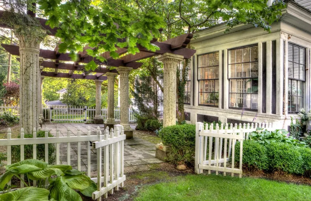 Bluefield Inn, A Select Registry Propery-1