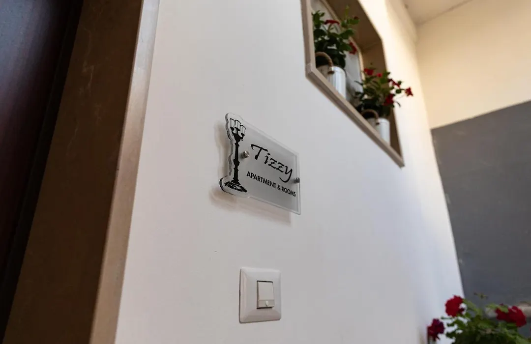 Tizzy Apartment&Rooms-1