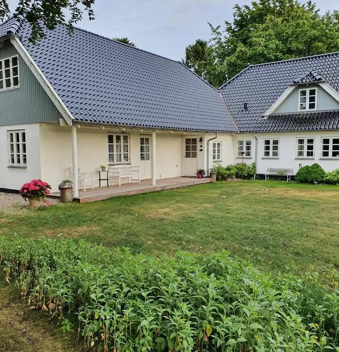 Lillevang bed&breakfast-1
