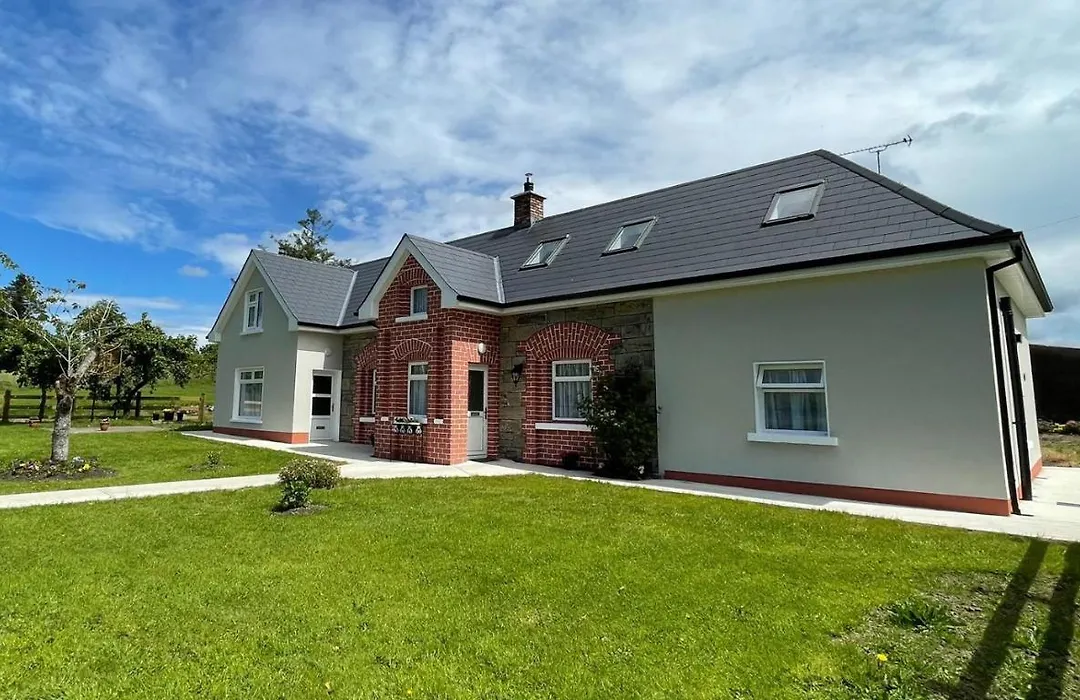 Drumlanaught Cottage Farnham-1