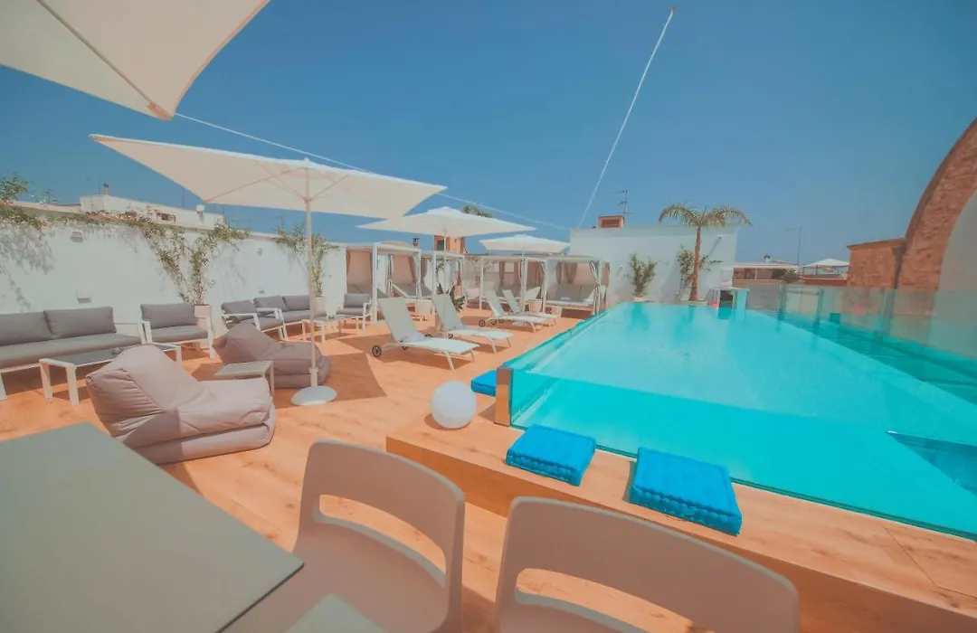 Naucleros Suites-1