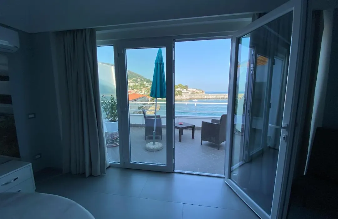 Clipper Suite-1