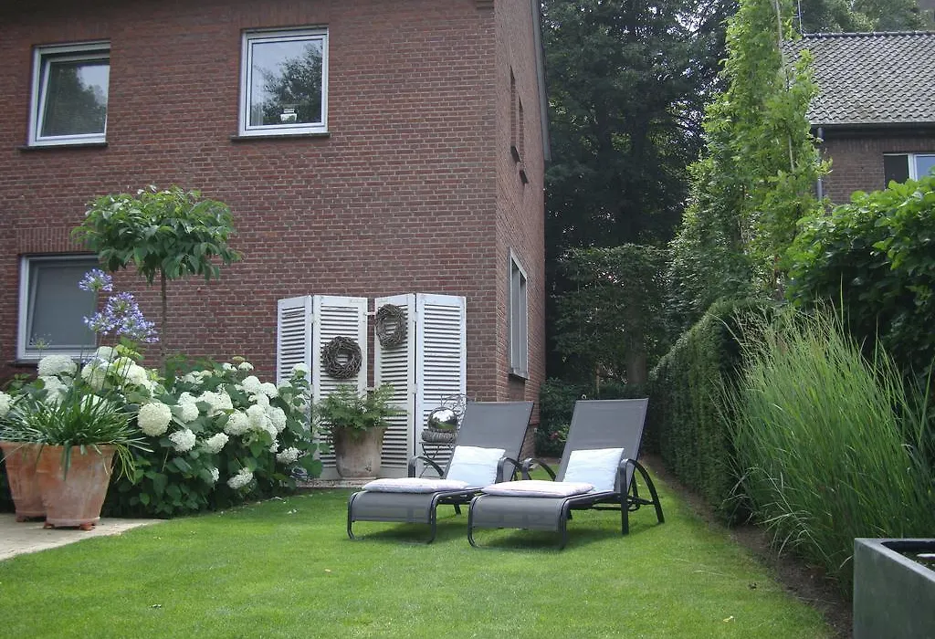 Bed&Breakfast Haus unter den Linden-1
