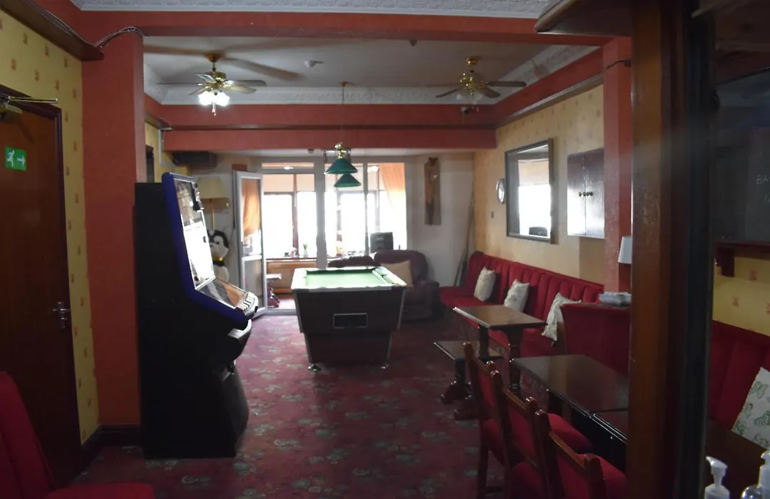 Lyndhurst Hotel-1