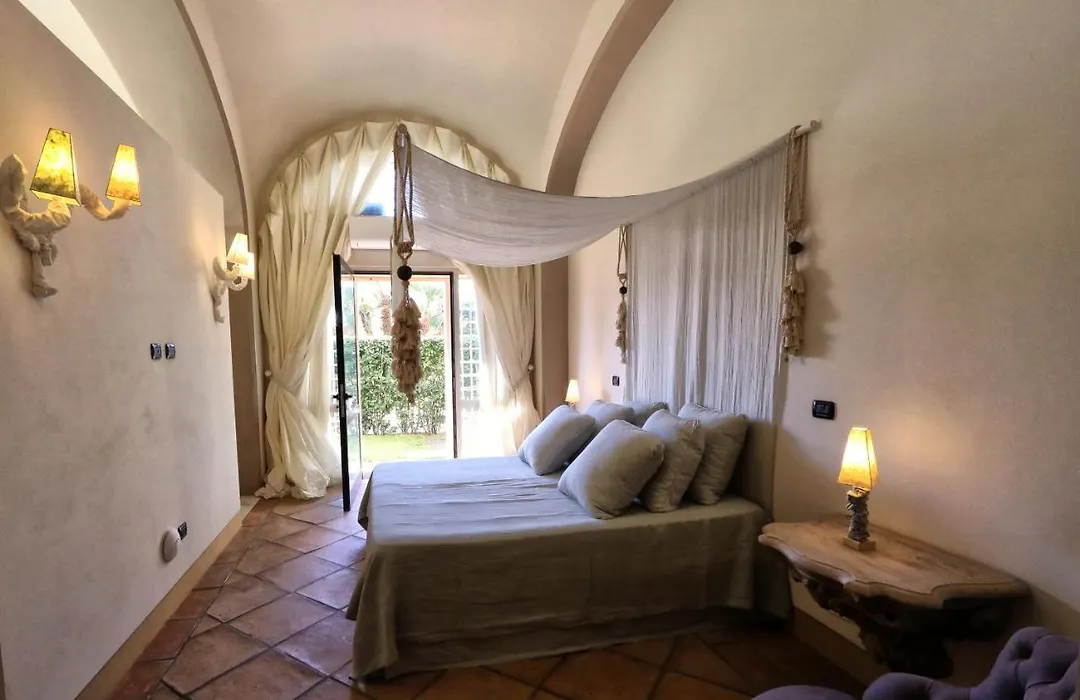 Casa Raiola Ercolano Luxury Rooms&Spa-1