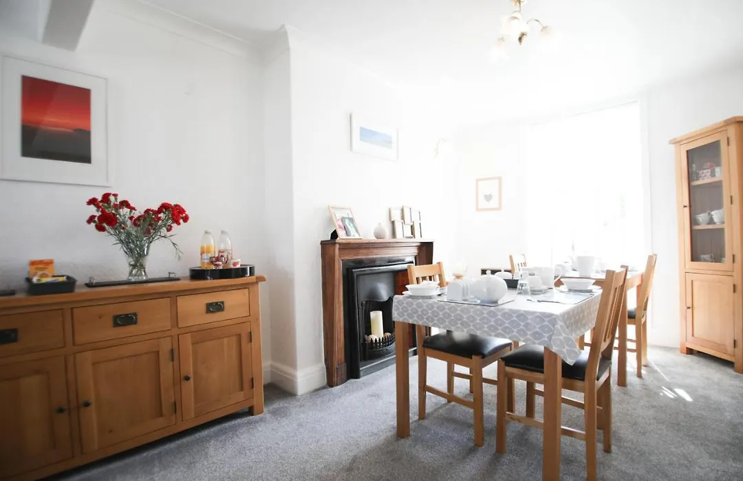 No 10 Treverbyn Road B & B-1