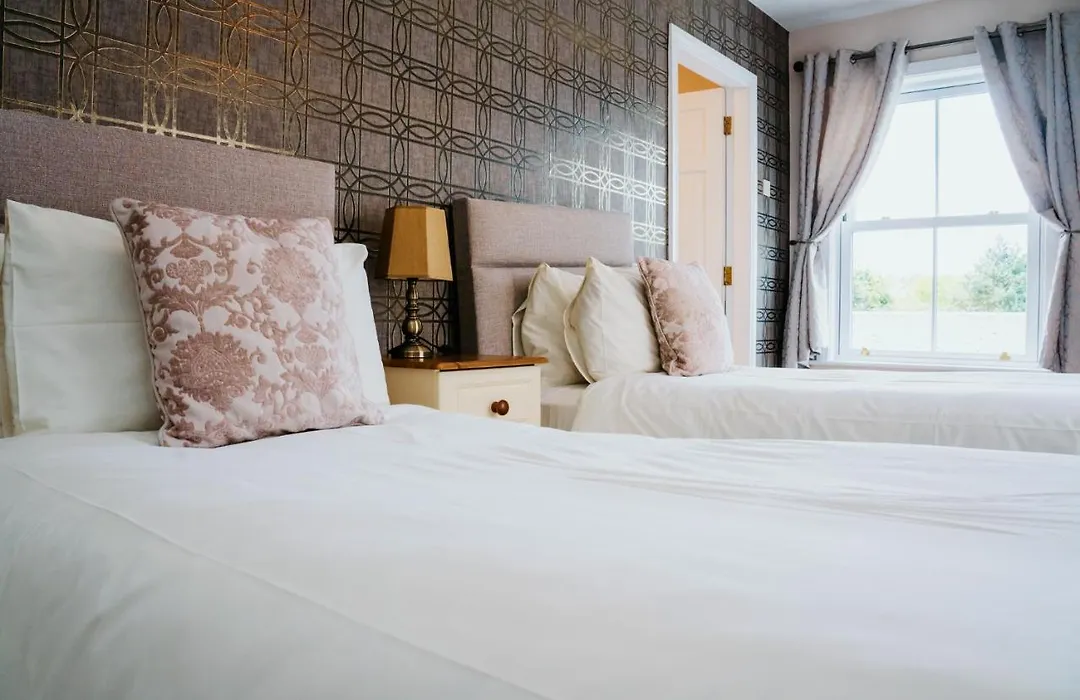 Plougastel House B&B-1