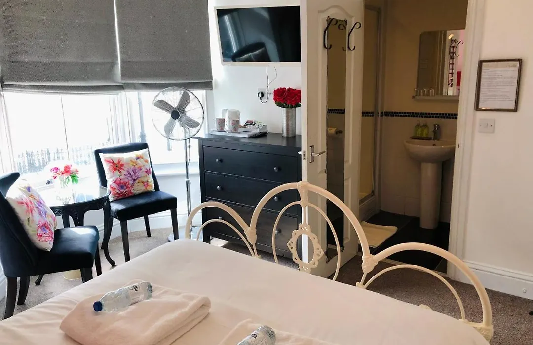 Grand Pier Guest House-1