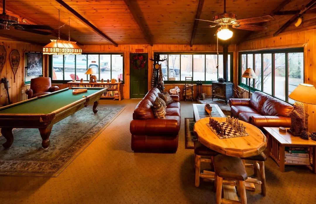 Gold Mountain Manor-1