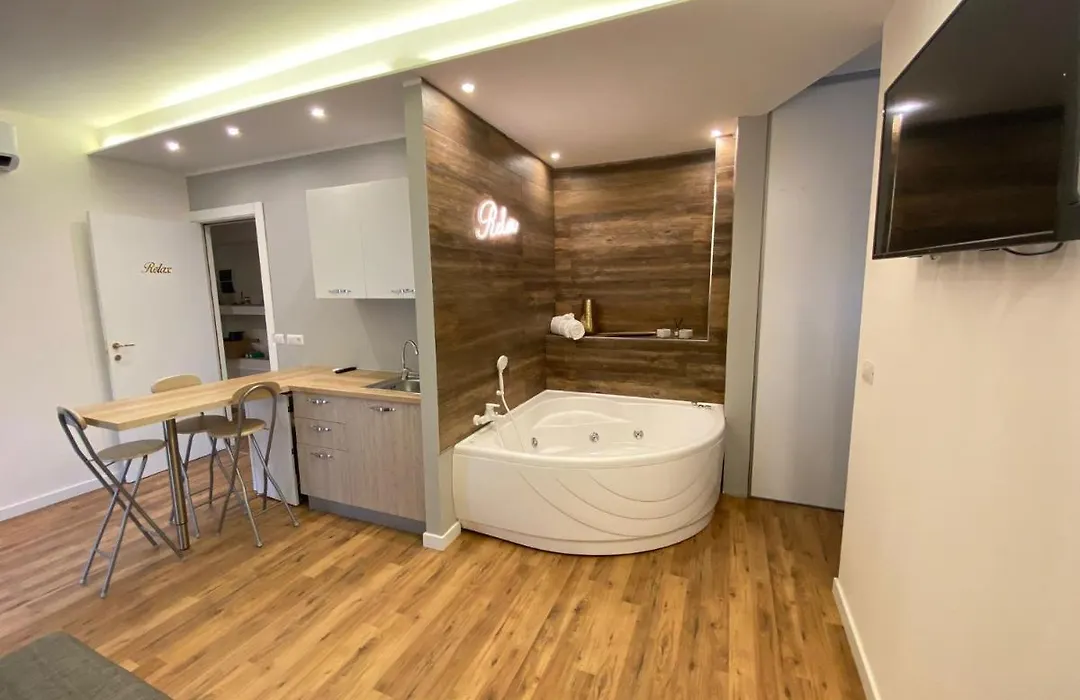 B&B Stadium Room & Suite-1