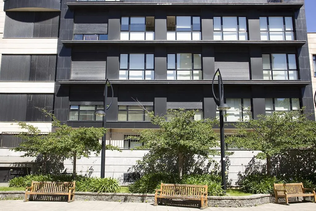 Pensión T5 Donostia Suites-1