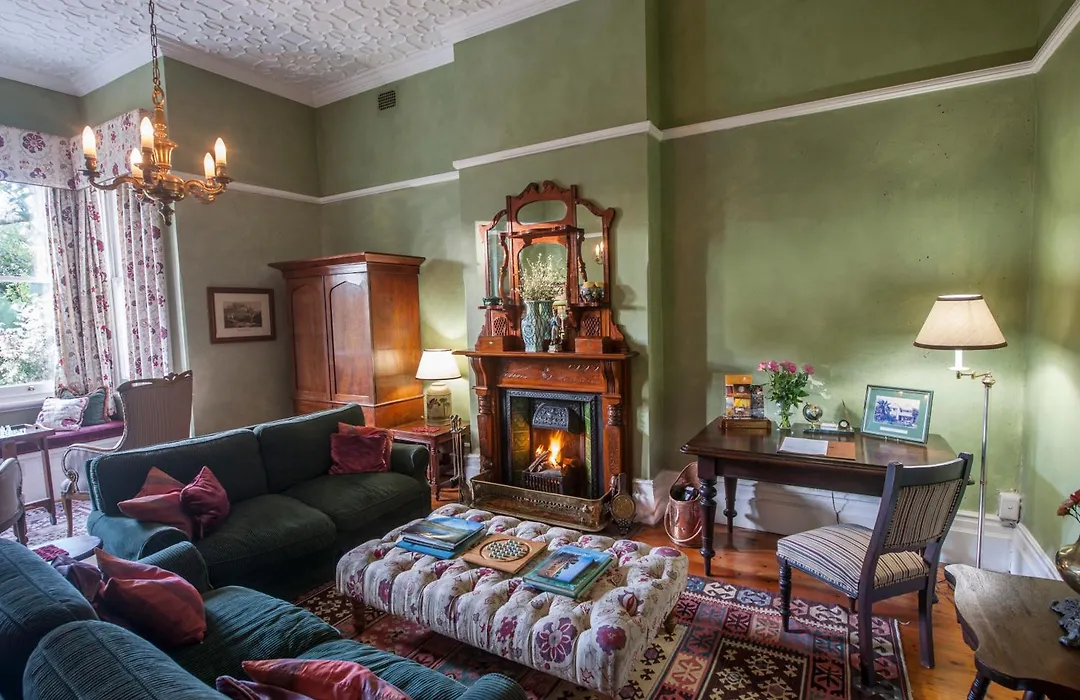 Hacklewood Hill Country House-1
