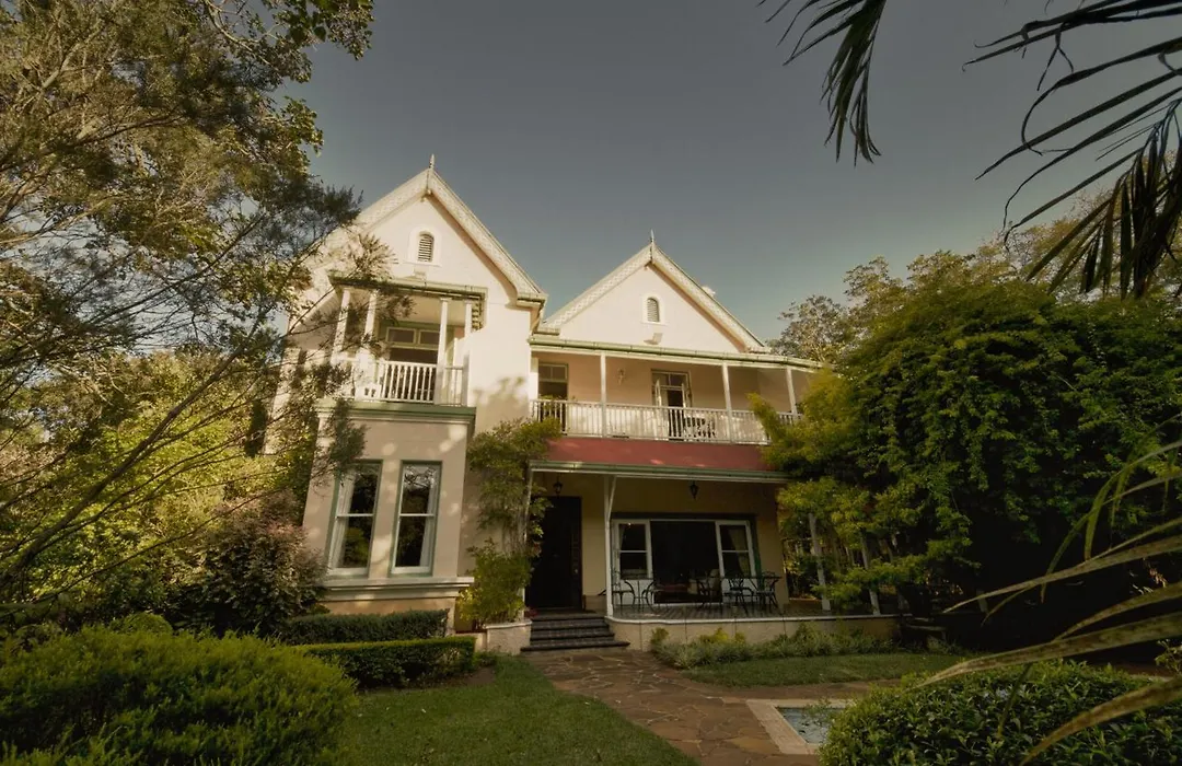 Hacklewood Hill Country House-1