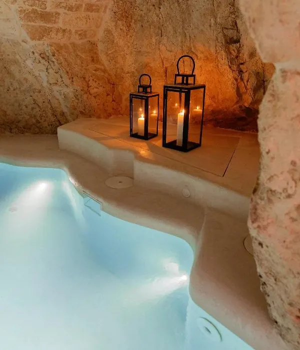 Alesia Luxury Cave-1