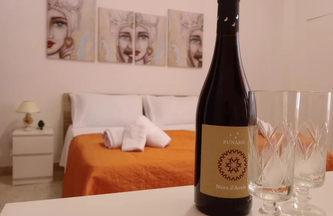 La valigia sul letto-1