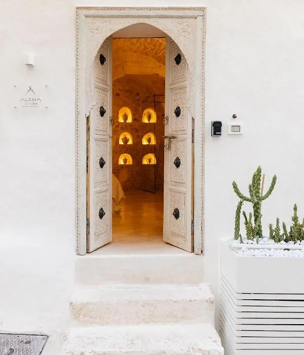 Alesia Luxury Cave-1