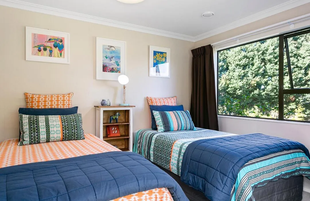 Lupin Lodge Bed & Breakfast-1