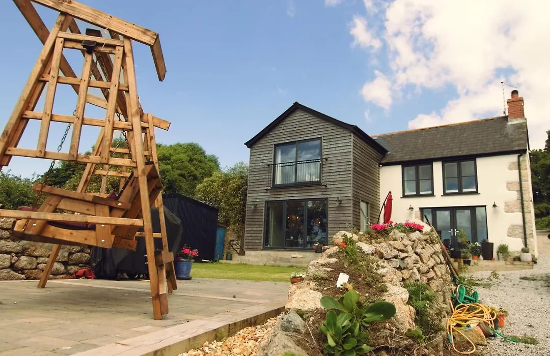 Luxurious Property Set In The Heart Of Cornwall With Breathtaking Views -Rhubarb Cottage-1