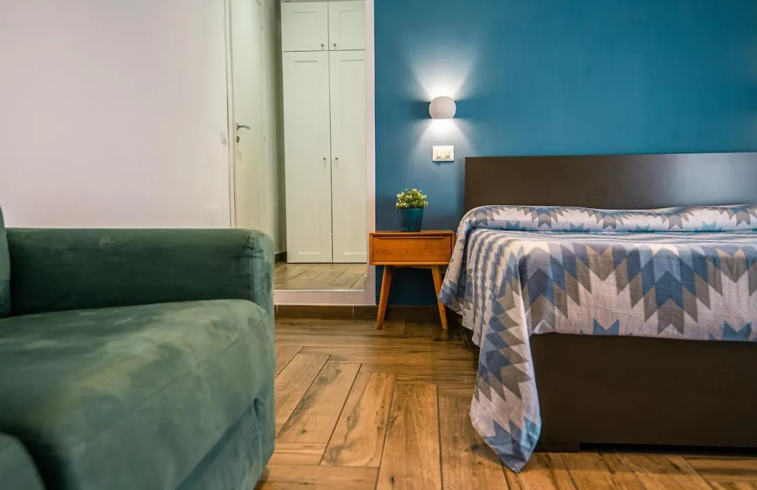 Hub Ferroviario - 12 Posti Letto Per Il Tuo Gruppo A Napoli Con Wifi E Netflix-1