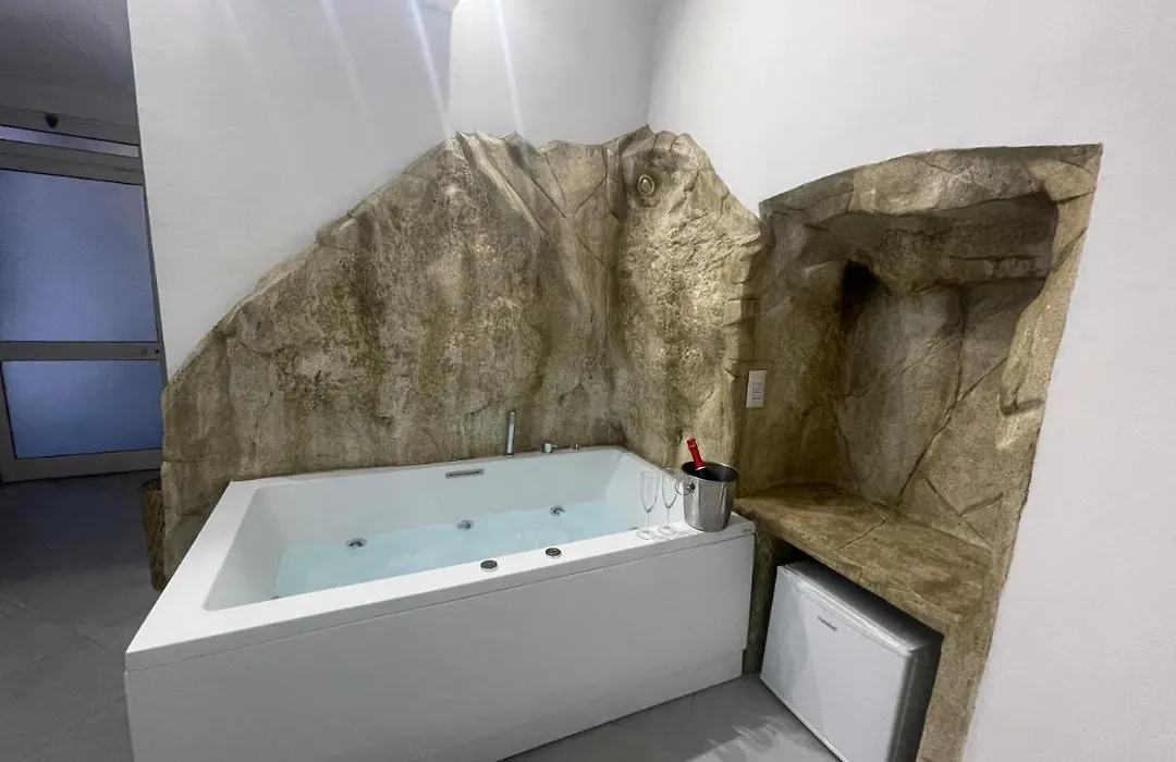 B&B Suite Anfiteatro Pozzuoli-1