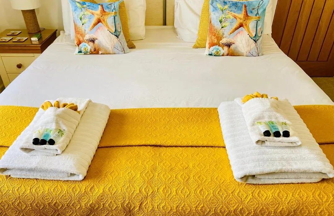 Avon Beach Bed & Breakfast-1