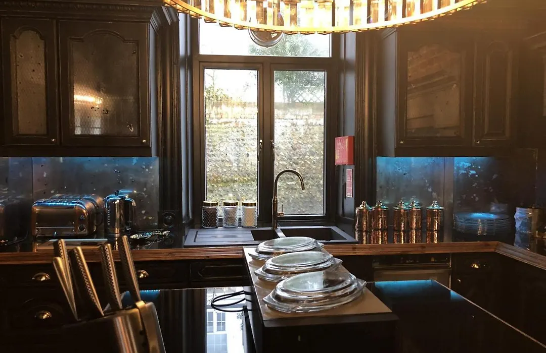 The Twenty One B&B-1