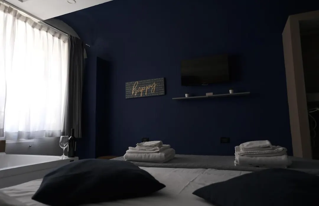 Royalty Rooms & Spa-1
