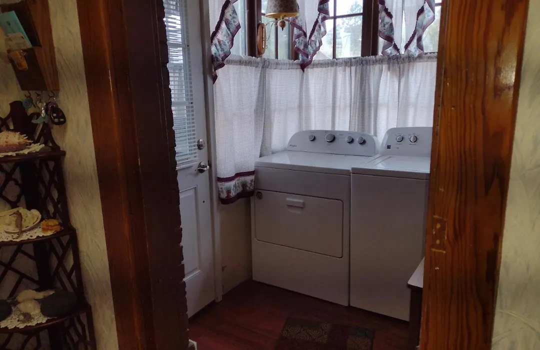 Quiet Full-Size Bed Close To Town 420 Friendly-1
