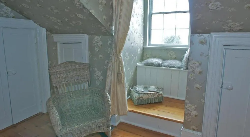 Maplehurst Manor-1
