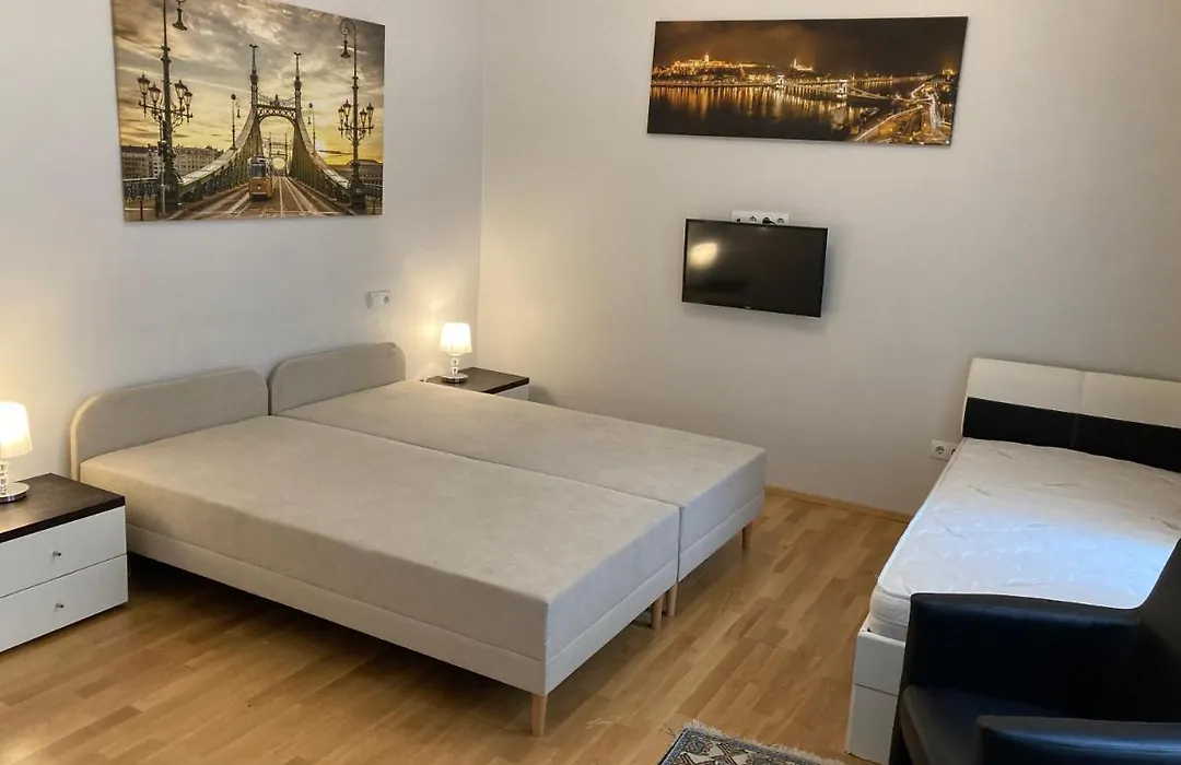 Anabelle Bed And Budapest-1