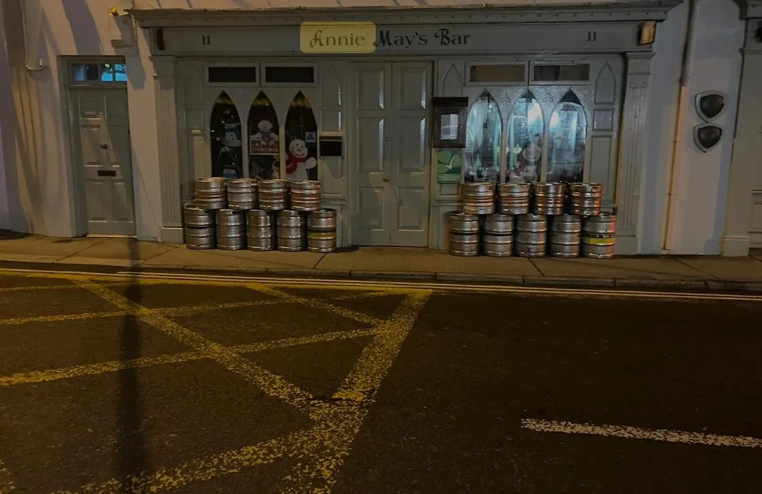 Annie May'S Bar, B&B-1