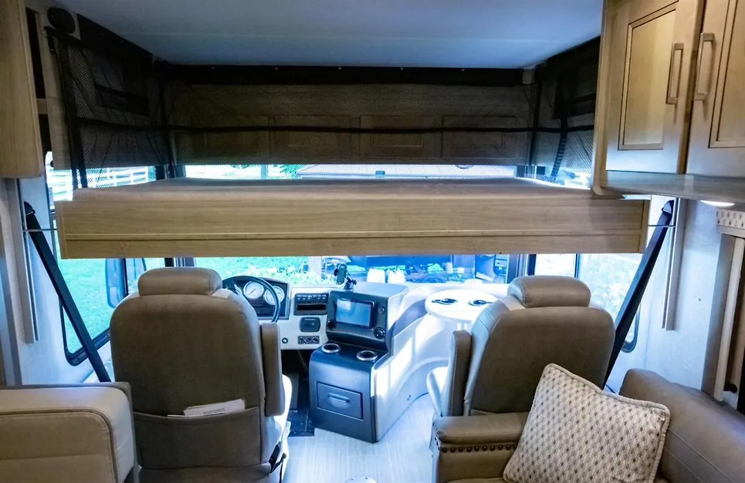 River Safaris, Stationary Class A Motorcoach, Old Homosassa-1