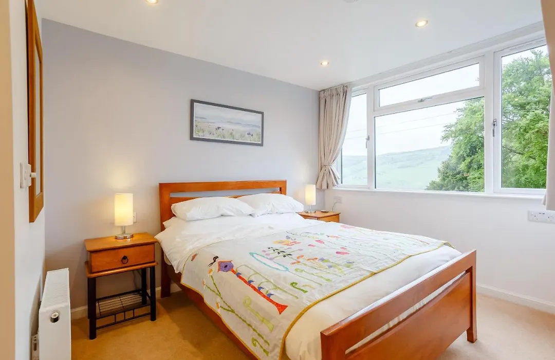 Urquhart Bay B&B-1