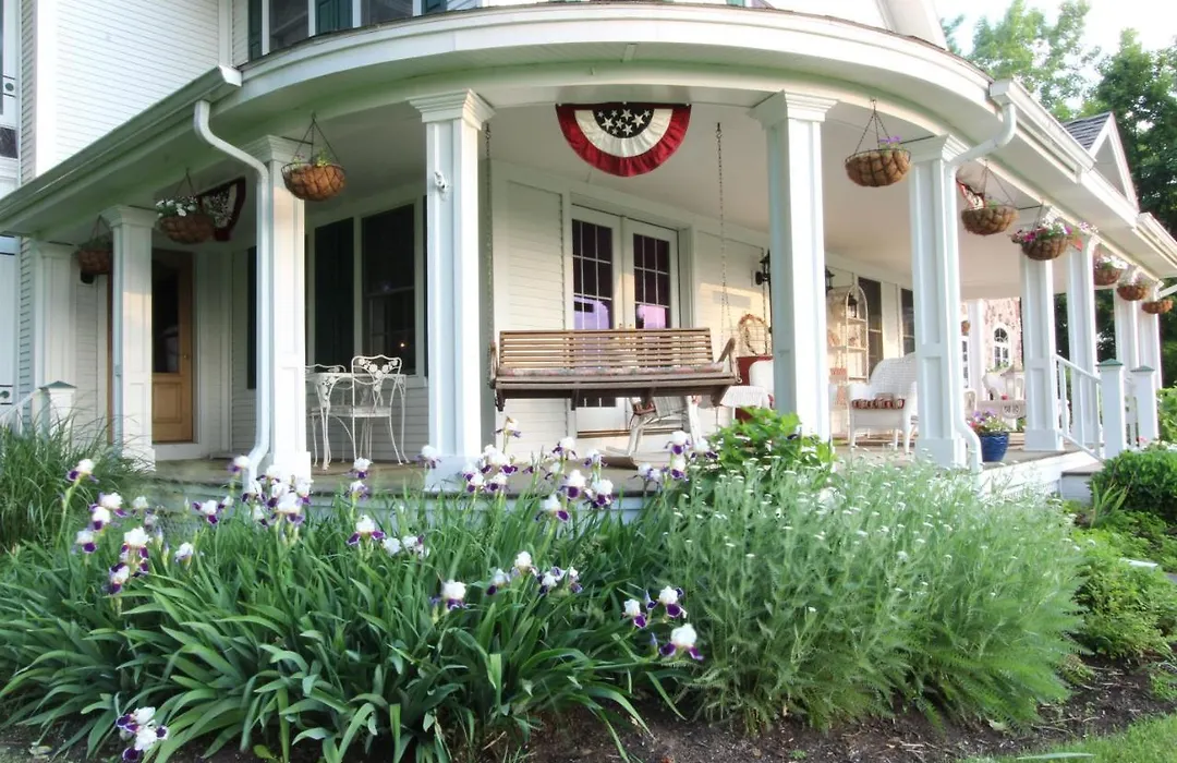 Maple Shade Bed & Breakfast-1