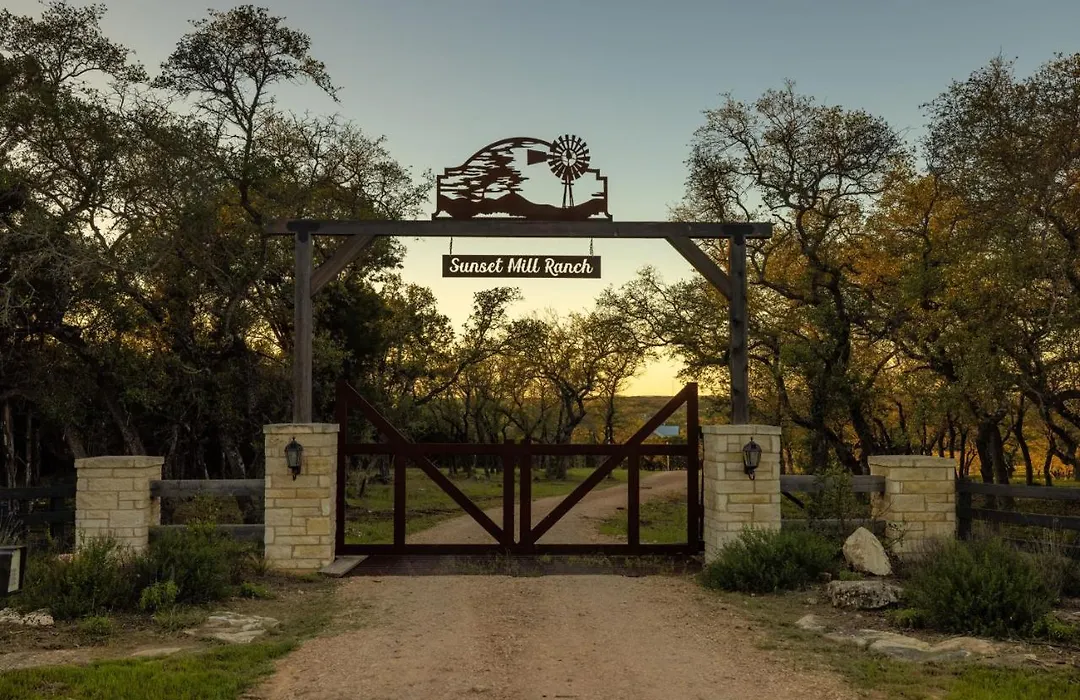 Inn At Sunset Mill Ranch-1