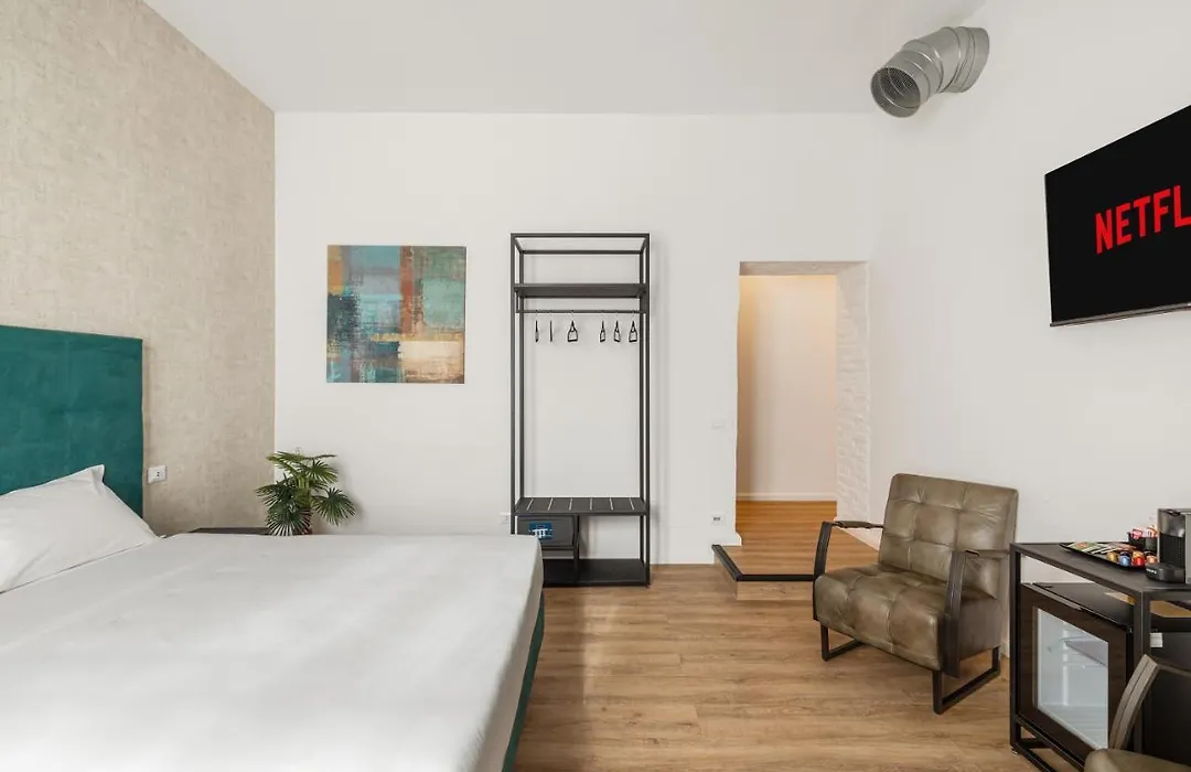 Adelante rooms Piazza Bologna-1