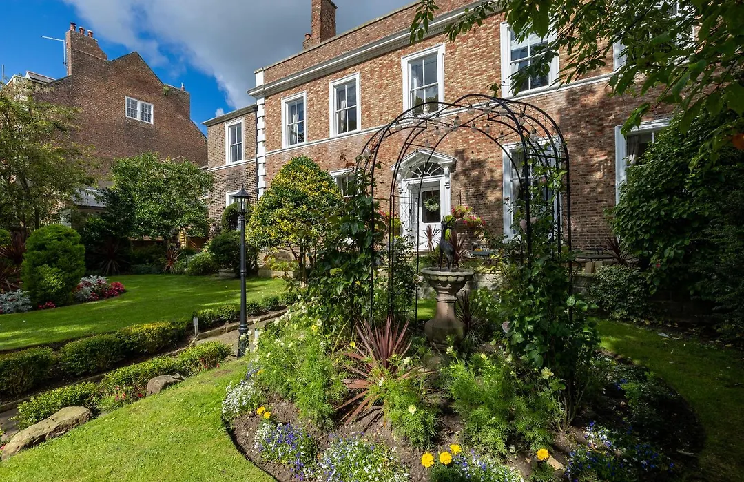 Highgate House-1