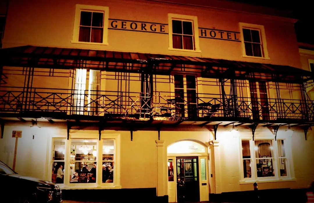 George Hotel & Granary-1