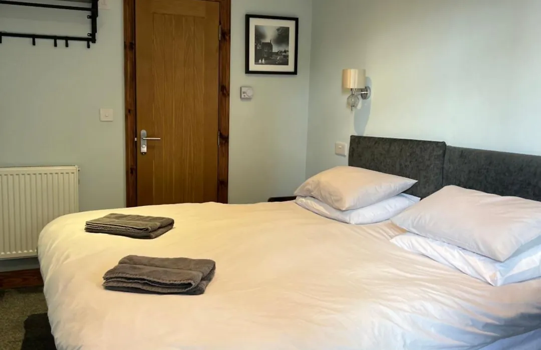 Comus Inn-1