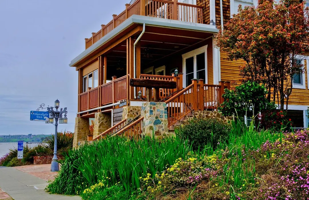 Shorelight Inn-1