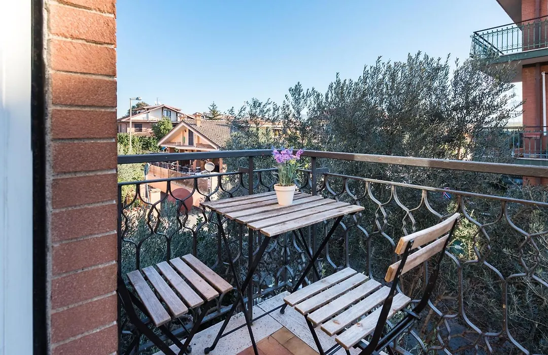 Travelershome Ciampino Rooms-1