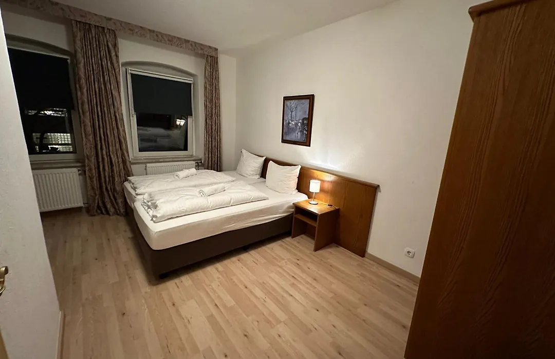 Hotel Bff Airport Messe Schlaf - Duesseldorf-1