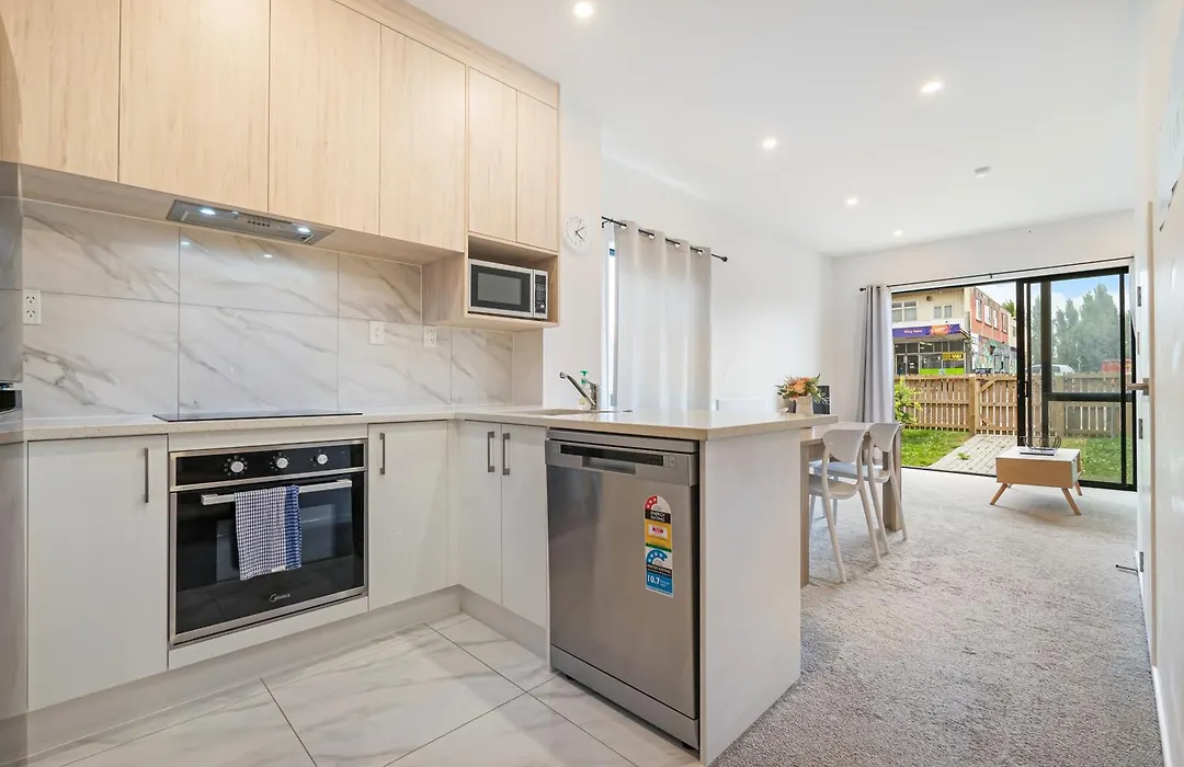 Cozy Brand New Townhouse 1-1
