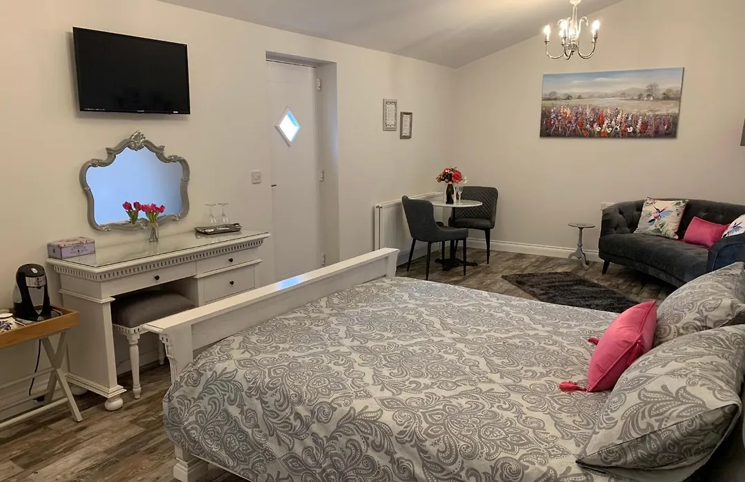 Millbrae Lodges-1