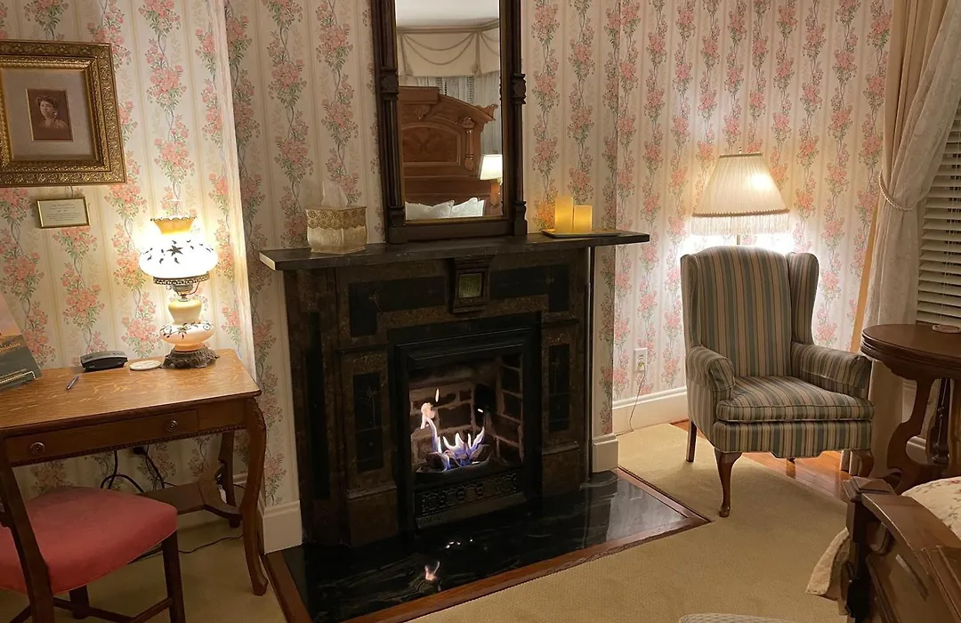The Oaks Victorian Inn-1