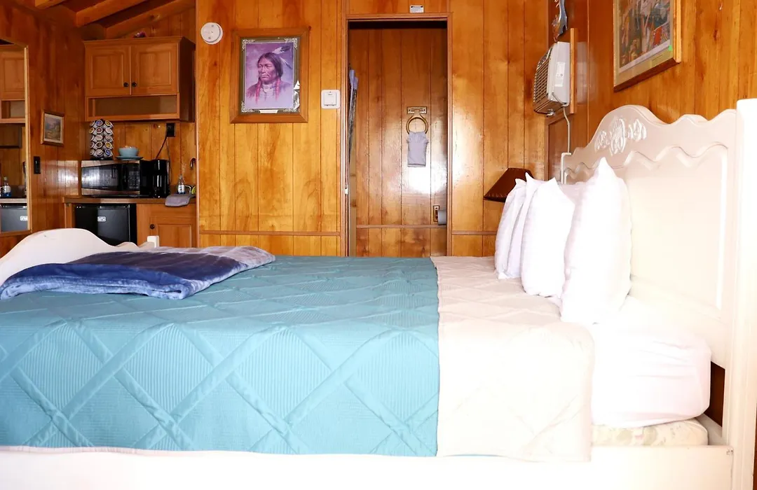 Stampede Cabin 3-1