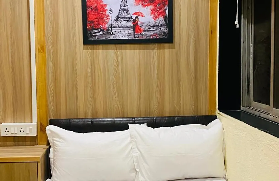 Casa Cabin Stay Mumbai Airport-1