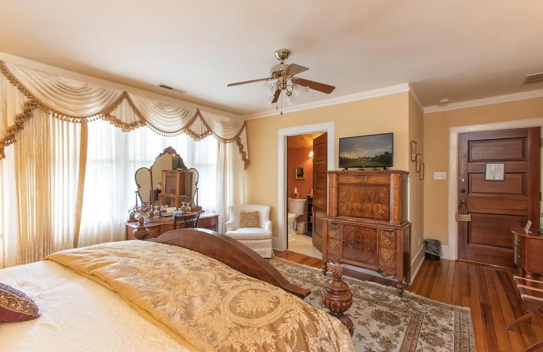 Black Walnut B&B Inn-1