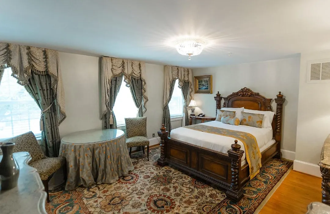 1840S Carrollton Inn-1